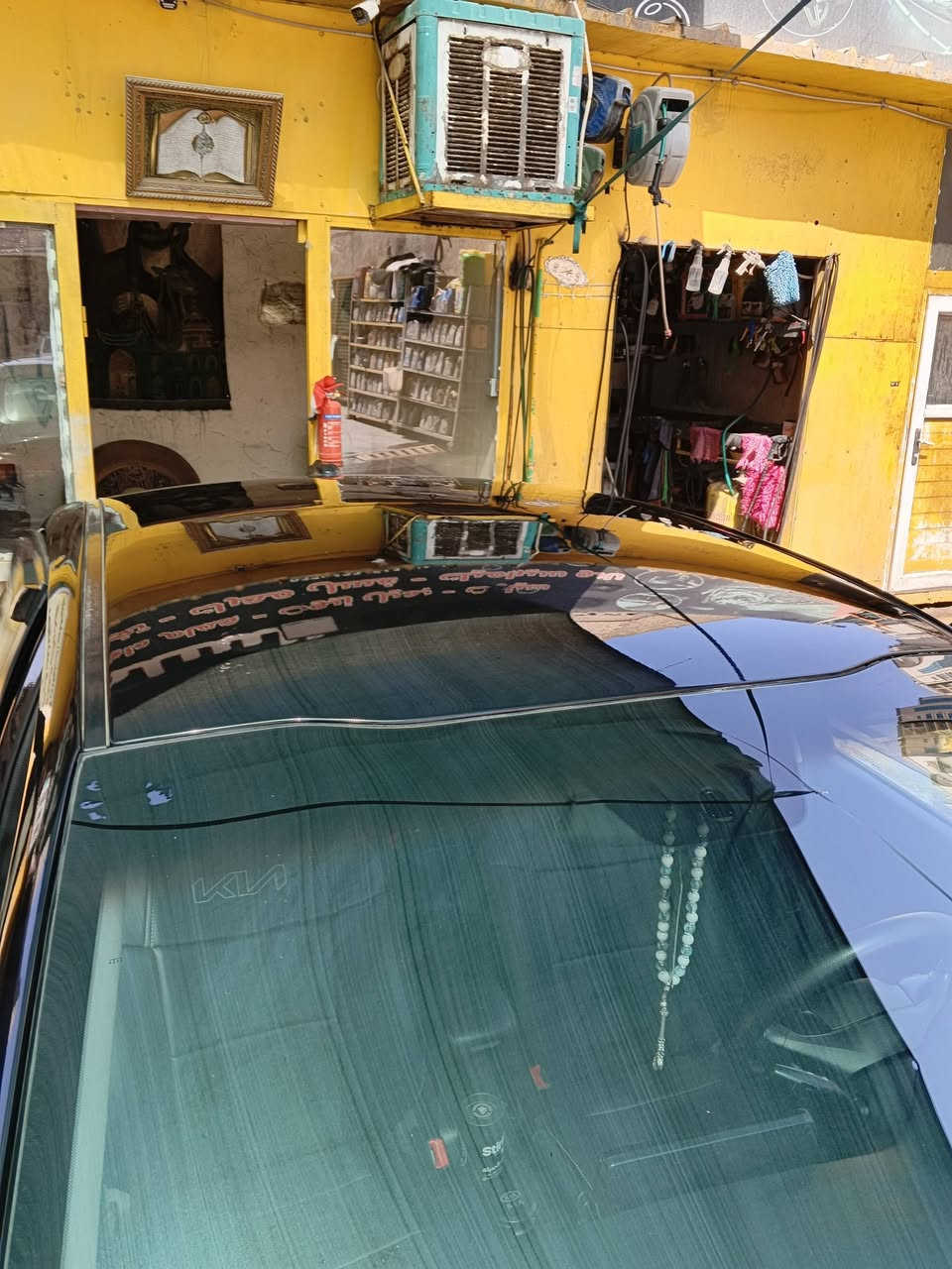 السلام عليكم 

كيا ريو موديل  22وارد امريكي

مكينة ١٦٠٠ دوش

كيرATالمرغوب

كير ومكينة كفالة 

رقم اربيل دولي 

شاشة  كار بلي 

كامرة 

تحكم جهتين 

تخم تاير 

حداديه جديده 

السياره بيها باب السائق أو الورى مبدله بامريكه

السعر 117 وبيها مجال 

مكان السيارة بغداد

للاتصال على الرقم ***********
