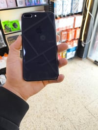 آيفون ٨ بلس • ٦٤ • شاشة مستبدلة