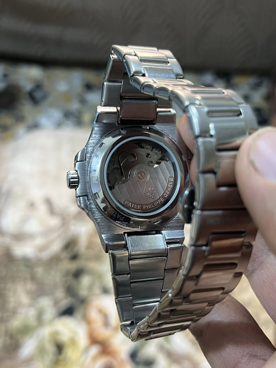 ساعة باتيك فيليب 
مينه لون نيلي ، مكينه كشف
وزن ثكَيل وبعد احلى من التصوير بهواي


**إذا كنت صاحب هذا الإعلان وتريد حذفه لأي سبب، رجاءا أرسل رسالة إلى الدعم الفني**