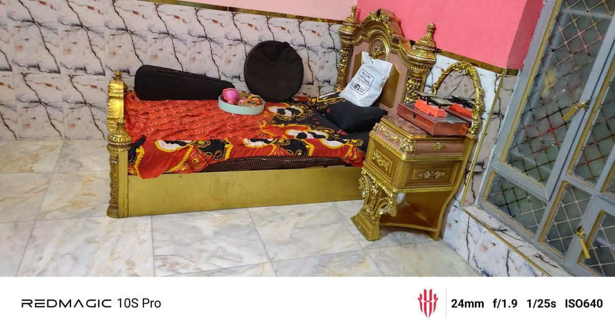للبيع غرفه مصري زان الثقيله شبابيه ٢ جرابي ام النفر السعر مليون والتخم ١٠ مقاعد سعر مليون الدوره ***********
