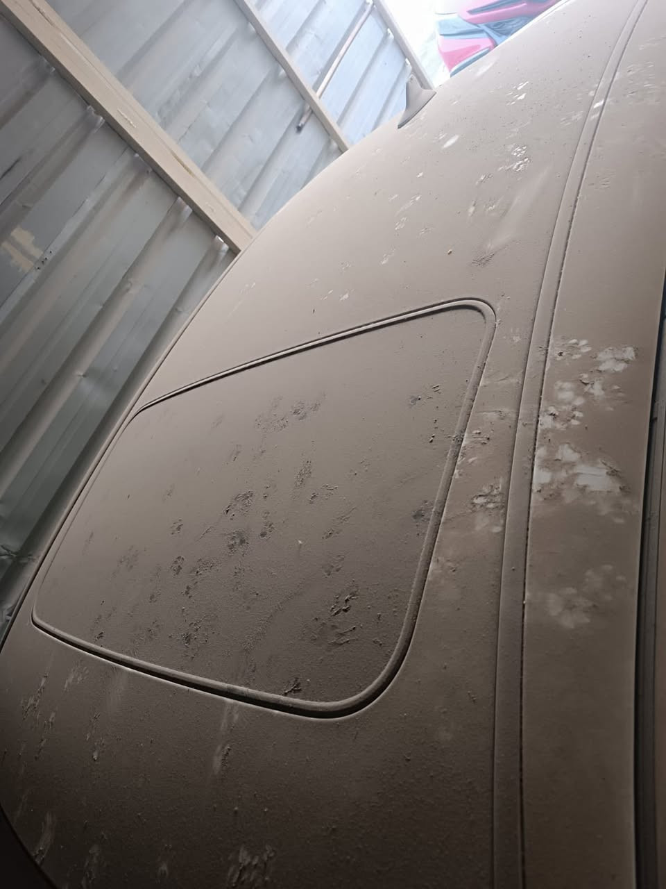 سلام عالیكم
شاهینه‌ ٢٠٠٧ ساغ ساغ 

ئەتلەت گۆلدن 

گێر گه‌وره‌ی مه‌كینه‌ بجوك 

هەموو گیانی کارەبایی هەموی ئیش ئەکات 

سلایت 85km 

عه‌ته‌ر ئستیل 

له‌حه‌یه‌ شوۆر  

دۆسه‌ تۆمز 

ئاوینه‌ ئیشارات 

كوشن جلد 

كوشن هیته‌ر 

سه‌یاره‌كه‌ له‌سه‌ر ده‌قی شه‌ریكه‌یه‌ 

دوو پارجه‌ی ئه‌وروپای هه‌یه‌ 

قفلی ٨٥ گه‌لا  

***********
