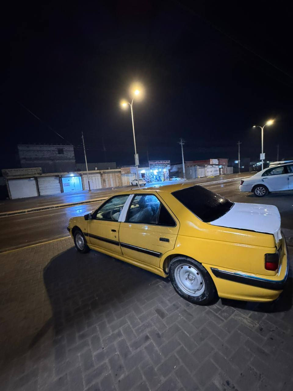 السلام عليكم بيجو بارص 2012 للبيع والمروس  مكينه كير حداده كهربائية حلوه السياره شرط التحويل السعر 27 وبيها مجال مكاني البصره ابو الخصيب رقم الواتساب ***********
