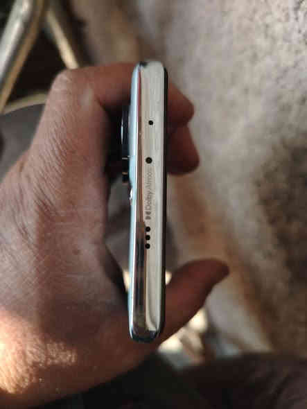 السلام عليكم جهاز تكنو كانون ٤٠ابرو ٥جي الذاكرة ٢٥٦العشوائية ١٦ الشاشة ١٤٤افريم ببجي٩٠ وأكثر غراظة كاملة موجوده السعر٢٦٥بي مجال رقم الهاتف ***********
