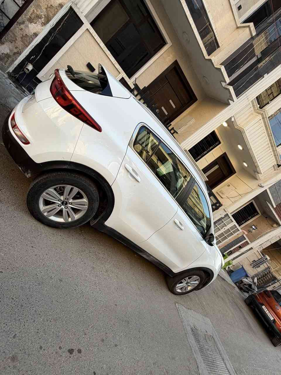 السلام عليكم للبيع كيا سبورتج خليجي رقم سليمانيه كير مكينه كفاله بيهه صبغ ربع جامبغ خلفي وباب ربع فقط اثر طخه مو حادث  مكينه السياره  1600 GDi مكاني لاعضميه  سعر 135 ورقه وبيهه مجال شي بسيط  ***********

