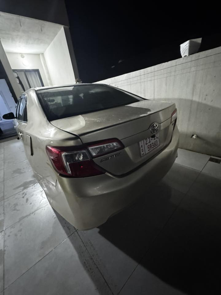 کامری ٢٠١٢ بێ مەسرەف کامل مەسرووفم لێکردووە  ٤ تایەی تازەم بۆ کڕیوە ڕۆنی مەکینەو گێڕم گۆڕیوە بانسەکانیم گۆڕیوە تازە ئەسڵی پاتری نوێ بەرگە کوشنی ڕاقی وەک گووڵە بەس لێ خووڕە مەکینەو گێڕ بەشەرت

شوێن چوارقوڕنە ئەمەش ڕەقەم تەلەفۆن 
***********
