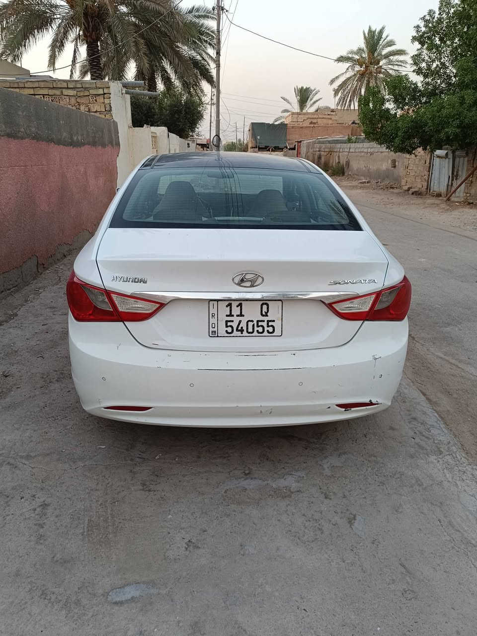 سوناتا ٢٠١١ خليجي أبيض اللون محرك ٢٤٠٠ دوش فول مواصفات عدا البصمه مكفوله بيها بس نص قبق جنطه صبغ فقط بانوراما قطعتين تبريد مري شفط شفتات ستيرن اشاير مري رقم بغداد بسمي سعر ١١٨ مكانها بابل المسيب السده 
***********
