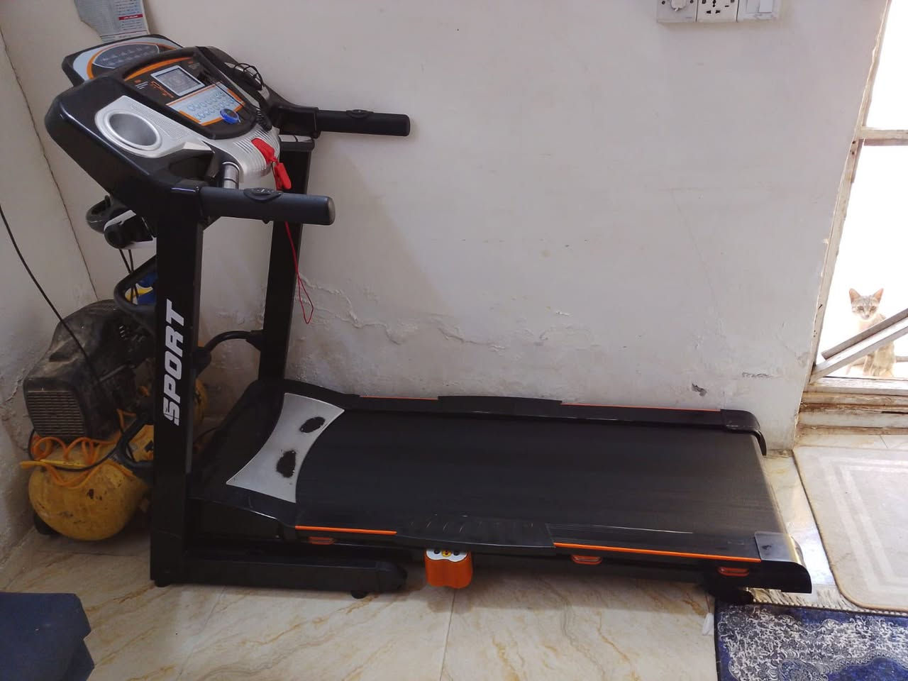 سلام عليكم 
جهاز مشي رياضي (كارديو)
كله شغال وجديد ما مستعمل قليل 
قيم وأخذ بما يرضي الله 
الاستفسار على الرقم 
 0772 877 5937

