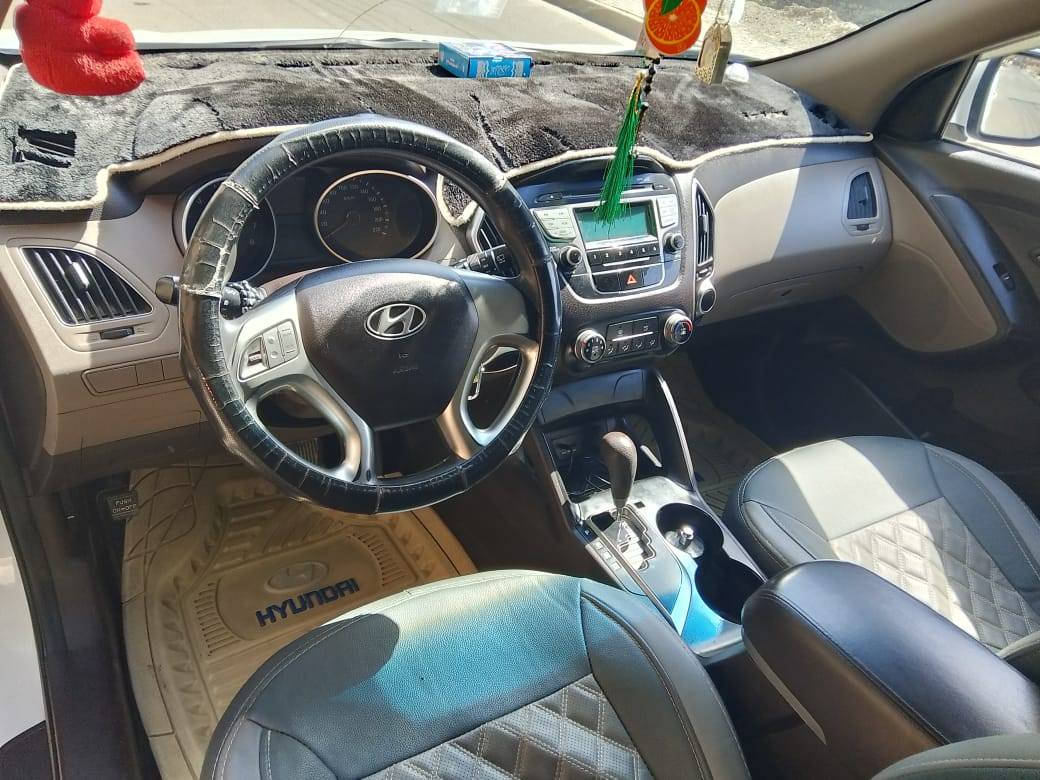 توسان للبيع كفاله عامه موديل 2012سياره مثل ما كدامك بل صوره 155وبيه مجال للشراي مكان السياره بغداد اليوسفيه***********
