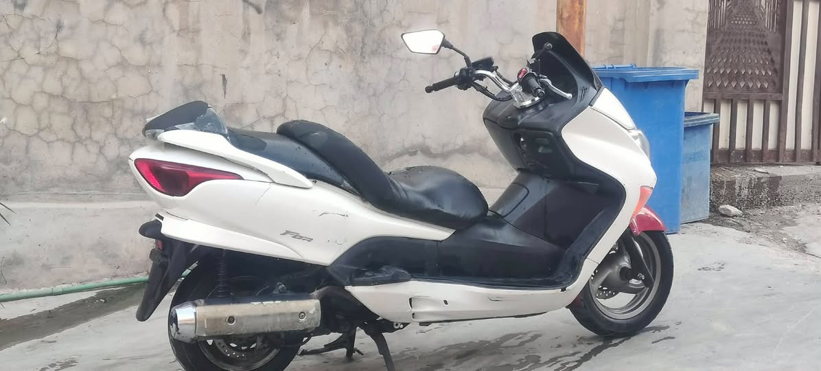 فورزا ٠/٨ لبيع عاميها نضافته فول بس يحتاجلها كلجات التواصل على خاص او الاتصال على الرقم 
***********

