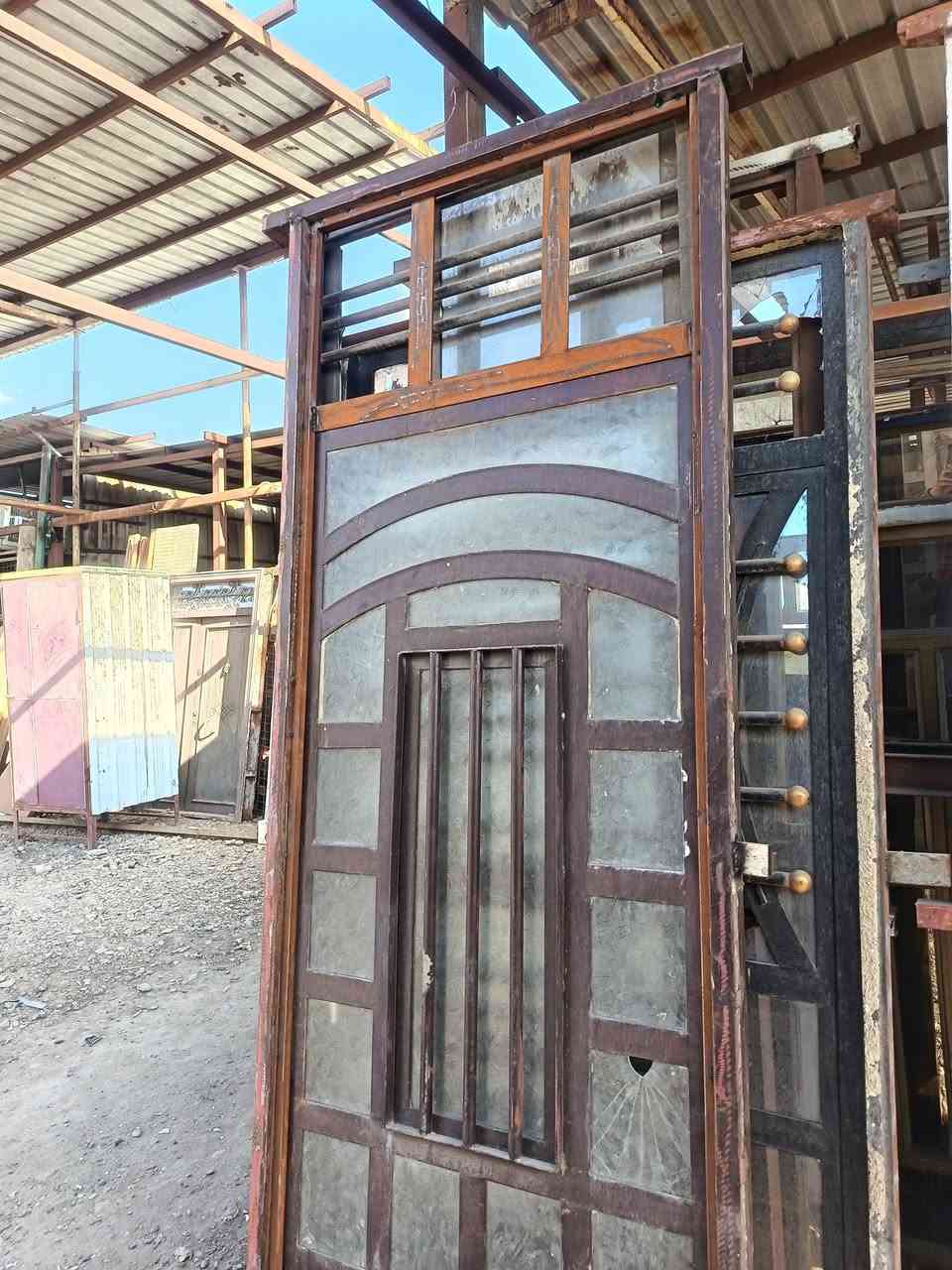 توجد الدينا بوب وشبابيك مستعمله انواع القياس الاتصال على الرقم ***********
