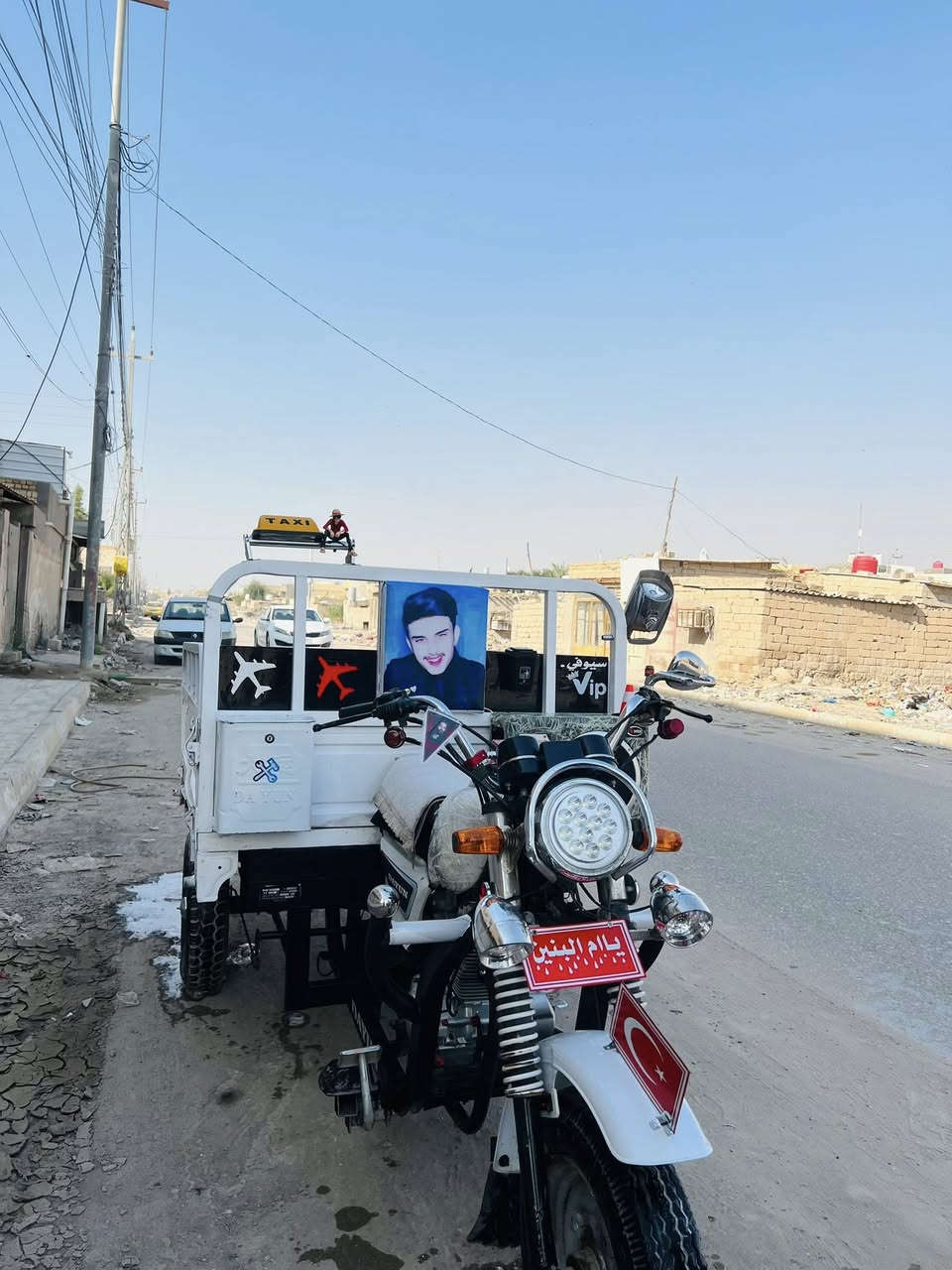 السلام عليكم:ستوته للبيـع(2022) وكيـل (مجمـع الكـرار)
الستوته.جاهـزه من كلشي ما ناقصها ولا برغـي نگره سلف
هندر واحد ما داكه  اكسن مسكر وياها سبير 
كهبرائيات كلها شغاله عوزها بس سايق 😅
مكاني ناصيـريه مركـز . اسكان الصناعـي. الشراي بي خير ويدلل
***********بي واتساب . 
السعر خاص.وتدلل
