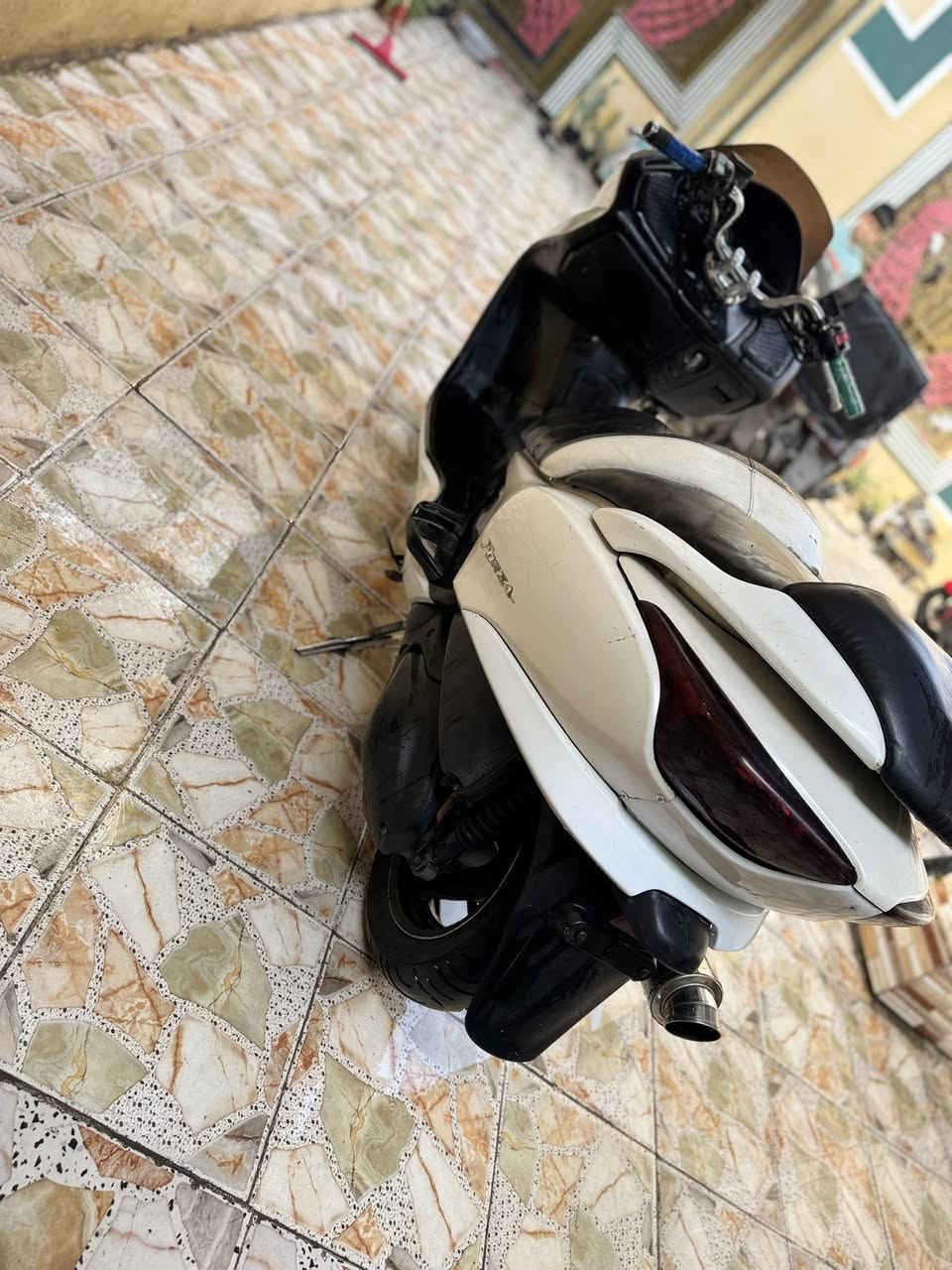 سلام عليكم مره خصت مدير الكروب
 فورزه ٠٨ بصمه
   
 كامله مكينه مكفوله شريط فسفوري
 كهربايات كلهة شغاله ولا شي بيهة نقص
 تايرات جدد باتري جديد الدراجه ماملعوب بيهة صالنصه رياضي  سايد بريك
 مانع نزلاق حساس بعد قفل ستيرن كلول جنطه وهواي بيهة شغلات بعد 
وانه بخدمت الشراي مكاني كربلا كربلا هاذ رقمي 
***********خابرني وبخدمتك سعر 850 بيها مجال بصيط يارب يا رزاق  
مستعجل عل بيعه
