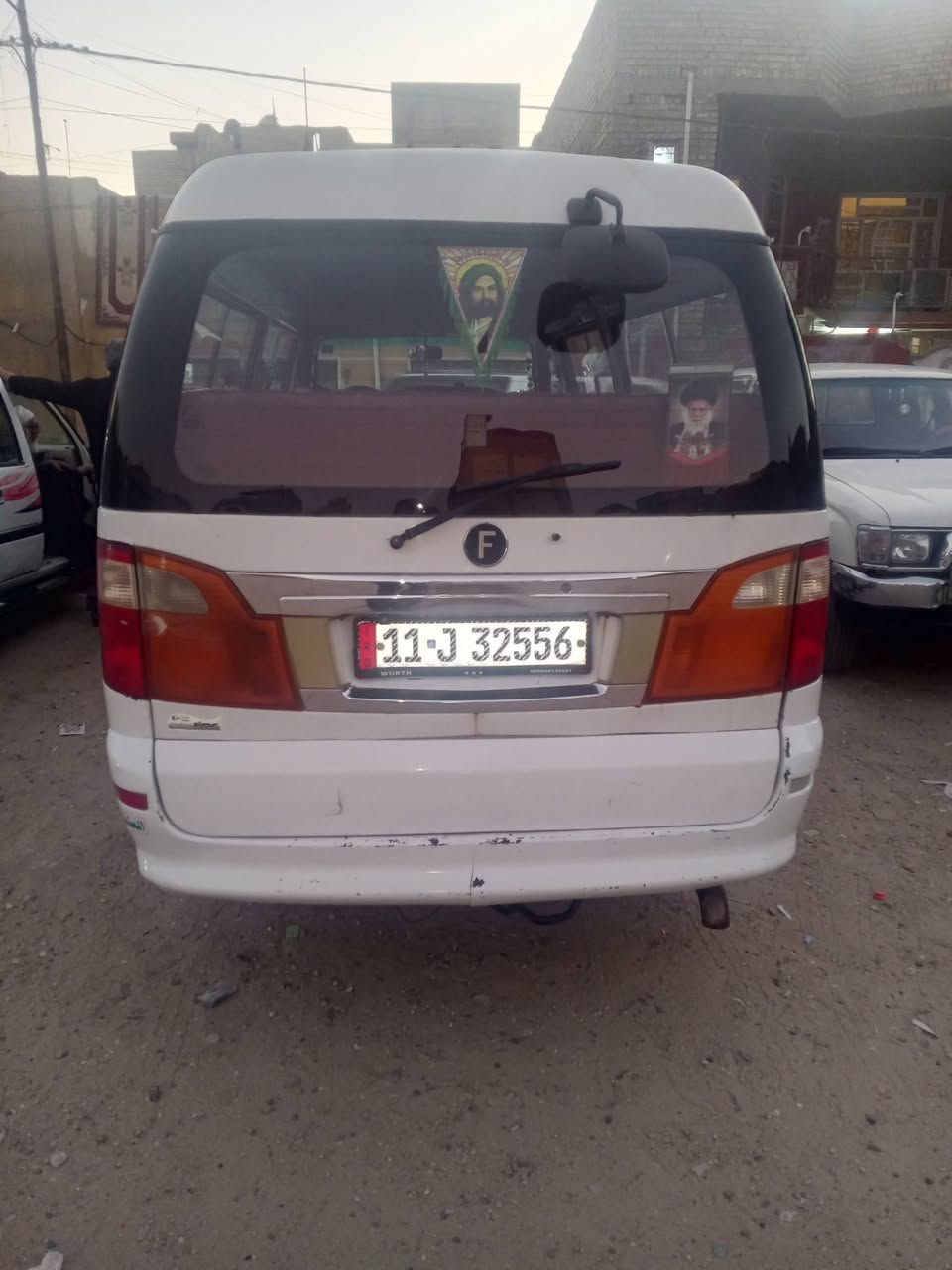 سلام عليكم فتون موديل14سيارة مكفولة عدة فوك الايت سفحت الصدر باقي سياراكفالة عامةمكينة جديده كير جديداكسن تخم تاير4جاملاخات مخلفات رقم الشاسي جديد رقم بغداد انكليزي السعر80 وبيه مجال المكان بغداد  الرقم ***********
