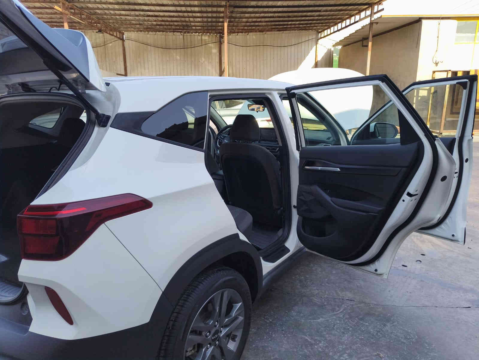 من رخصة الادمن المحترم 
سيارة كيا سيلتوز وارد امريكي بدون ضرر فقط الدعامية الامامية مبدلة نفس اللون موديل 2022 نص فول محرك 2000 سيارة جديدة حيل شرط متصرف عليها دينار 
مواصفات السيارة شاشة تاب تدعم الكار بلي 
تحكم ستيرن فور ويل تحديد مسار اوامر صوتية وبعد بيها هواي مواصفات 
رقم انبار حرة تحويل ثاني يوم 
سعره180 ورقة وبيها مجال قليل واذا اكو مراوس حسب القناعة  
مكلف بالنشر 
اذا انحب تعرف تفاصل السيارة اتصل ع صاحب السيارة على الرقم ‭0782 111 5185
