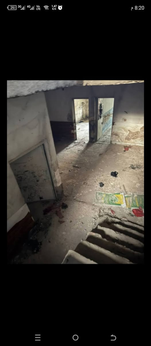 البيت البيع ترميم /تفليش
150 متر وجها 6 ونزال 25  ( زراعي سند 25 قرار محكمه ) الحبيبيه شارع سجه قريب على سيطرة وليد حسينيه شمر البيع بسعر مناسب شارع تبليط شارع رئسي هم تبليط كهرباء مجاري كلشي مجود رقم ***********
