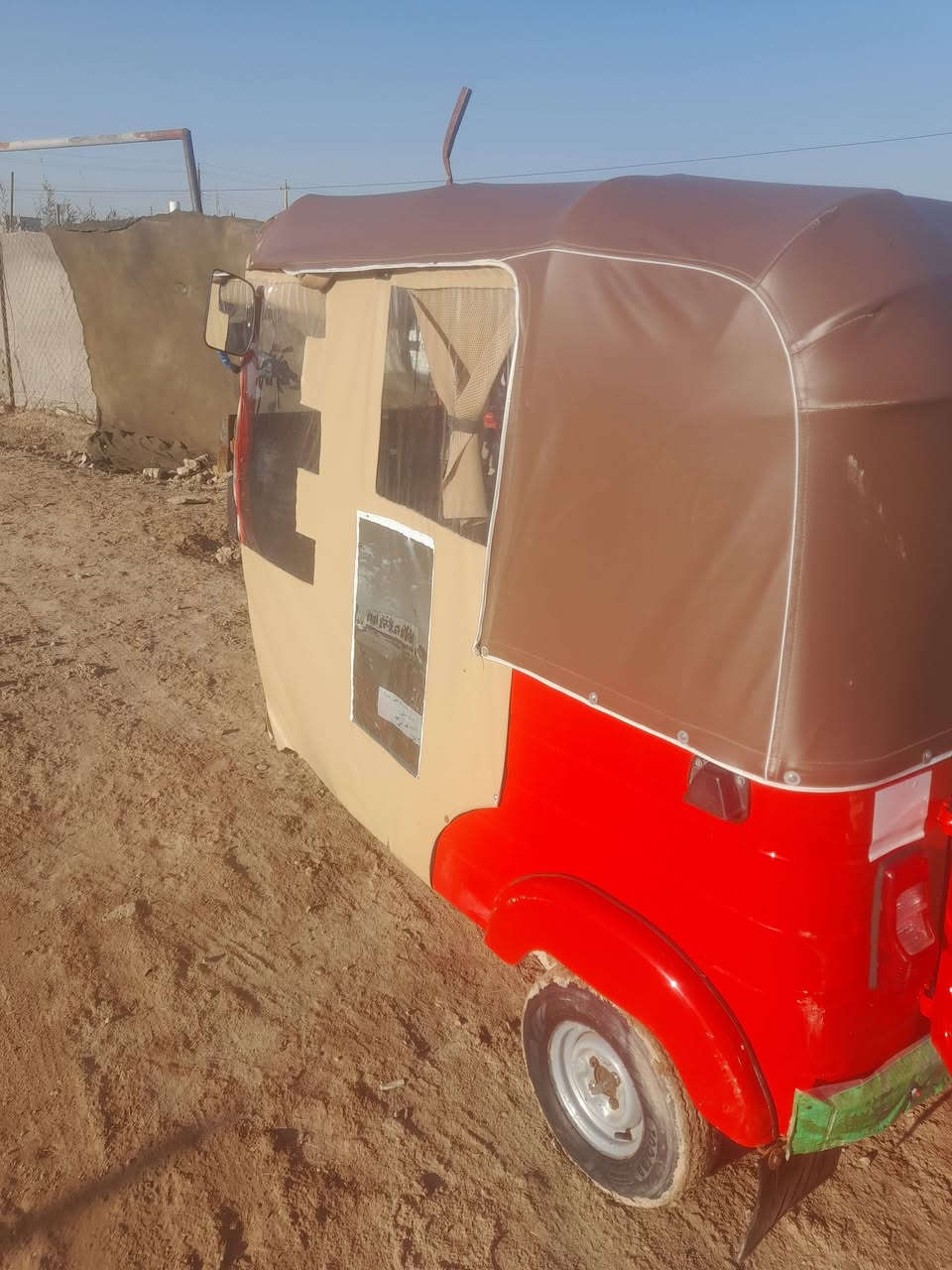 تكتك البيع موديل 2019 سعر 4ونص وبيهه مجال بصيط حك جيه عنوان ناحيه الوحدة رقم***********
