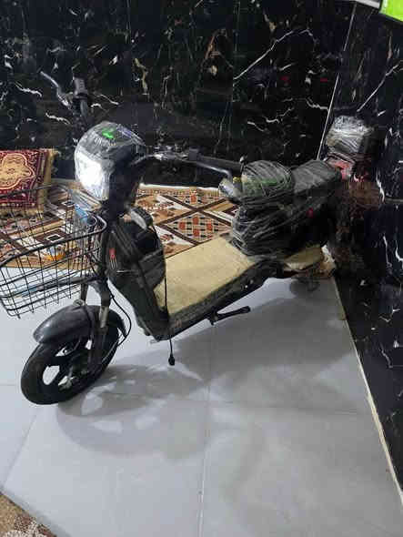 سكوتر شحن آخو الجديد اللبيع السعر 300 الف وبيه مجال قليل العنوان ميسان حي الجهاد *********** عمارة
