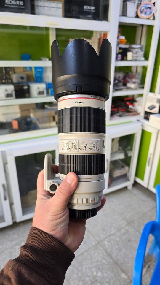 كانون 6 مارك 2 اخت الجديد فقط بدي
السعر مليون و 125 الف. شتر 11k

عدسه 70-200 نظافه 99‎%‎
سعره مليون و 425 الف 

مكاني بابل
***********
