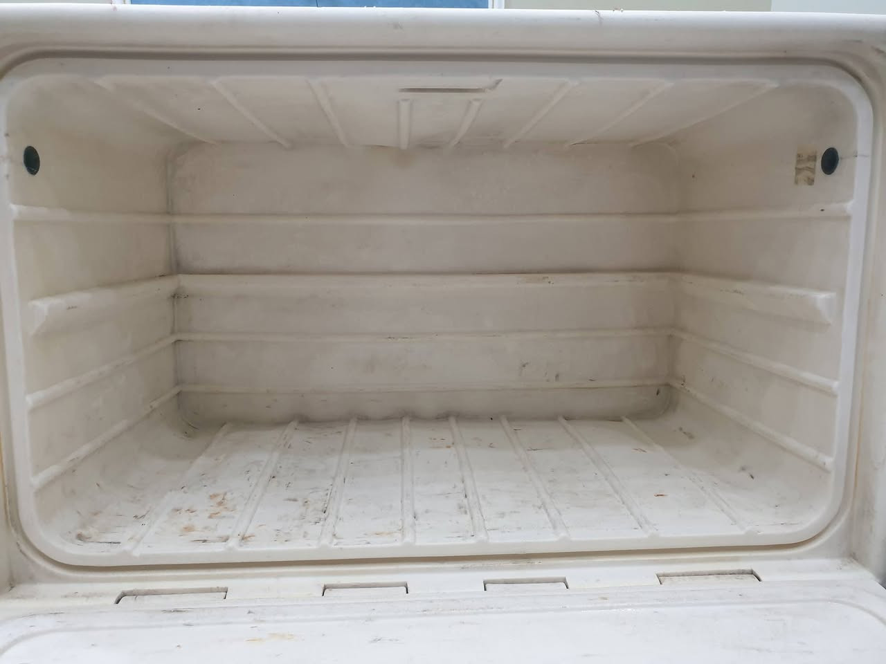 سلام عليكم ثلاجه للبيع الشراي يجي خاص***********
