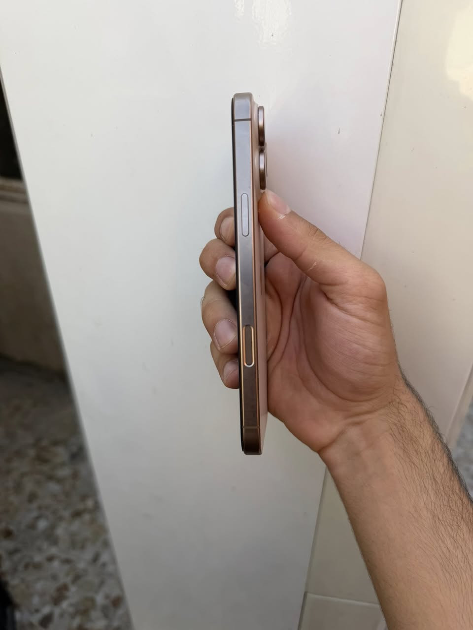 سلام عليكم ايفون 16 برو ماكس ضمان ماستر اغراضه كامله كارتونه وكيبل ذاكره 256 ما مفتوح البطاريه 96 الجهاز نضيف من كلشي 
سعر 1400وبيه مجال 
الرقم : ***********
