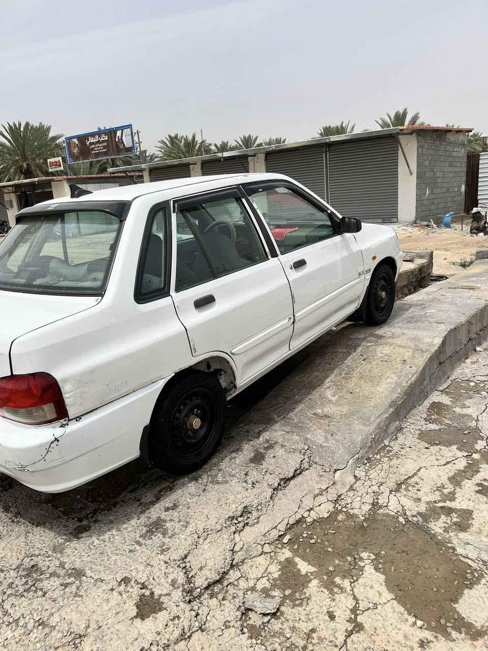 سلام عليكم للبيع أو مراوس سايبا منغولي مكفوله ماعدا طخه صغيره باب السدر الباقي مكفوله مديل 2010كير ومحرك مكفولات تخم تاير جديد دواخل جدد رقم كربلاء السعر ٣٣وبيه مجال قليل مكاني كربلاء طريق بغداد غرب جامعة وارث الأنبياء رقم الهاتف ***********

