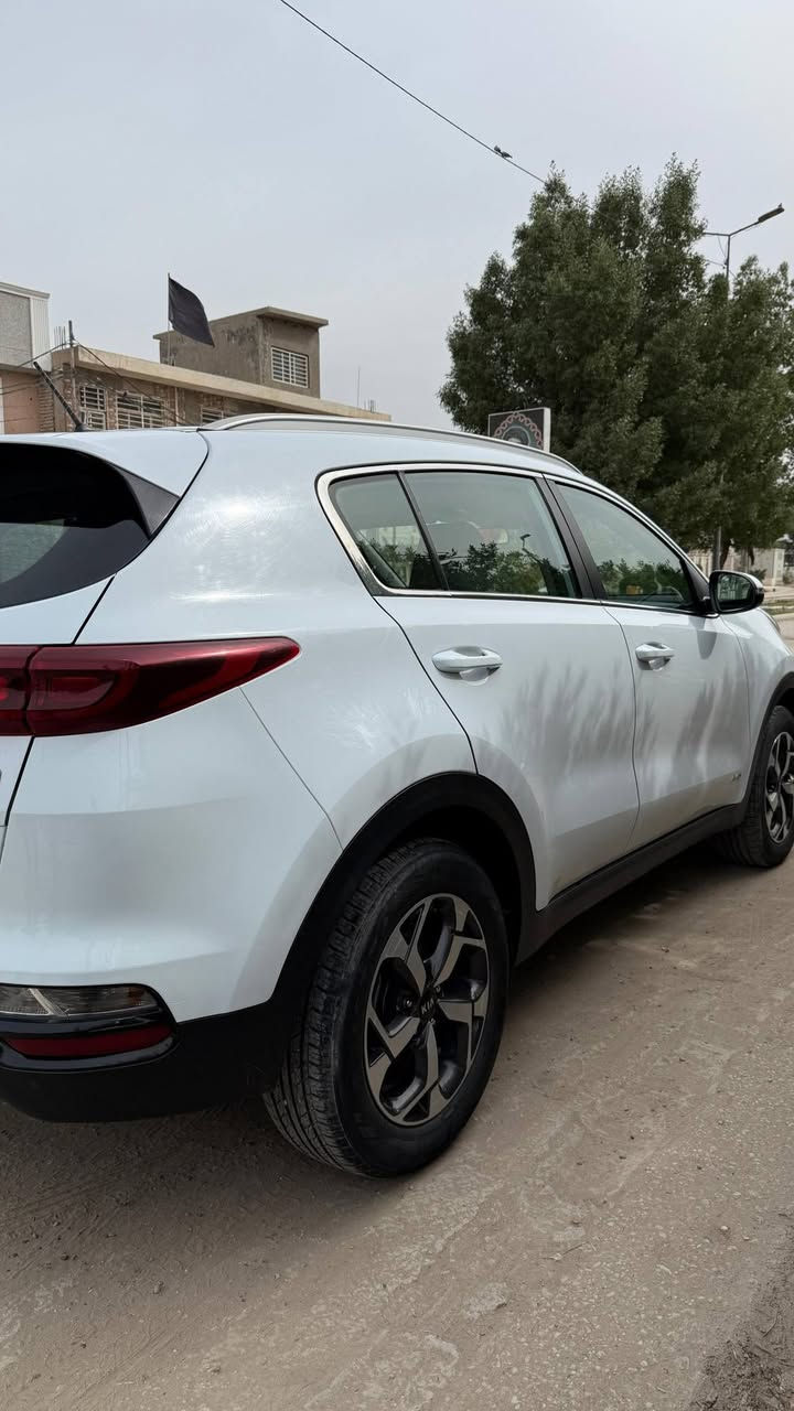 سلام عليكم سبورتج موديل 19 خليجيه مكفوله 
محرك2400GDi 
سياره بيه تنقيص مي سعر 180
***********
