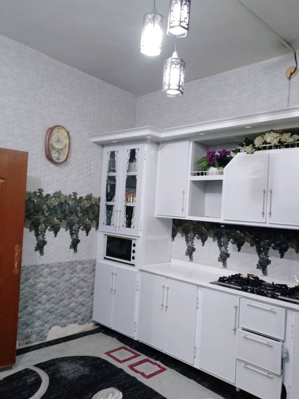 بِسْمِ ٱللَّهِ ٱلرَّحْمَـٰنِ ٱلرَّحِيمِ
‏{إِنَّ اللَّهَ هُوَ الرَّزَّاقُ ذُو الْقُوَّةِ الْمَتِينُ}
‏🏠 فرصة مميزة – دار للبيع 🏠
‏📍  الموقع: خلف بانزين خانة اضواء بابل شارع 80 

‏📐 المساحة: 150م²
‏📏 الواجه 15نزال 10
‏📄 جنس العقار: طابو زراعي 
‏✅ سند 25 _ تحويل مباشر
‏💰 السعر خاص 
‏‏📞 للاستفسار الاتصال:
‏☎️ ***********حسين فاضل 
‏☎️ ***********عباس بلاسم 

🖊️للتنويه يمكن ان يتبقى مبلغ قدره 5 مليون في ذمتك ووتقم بالتسديد كل شهر 500الف 

‏الخدمات:
‏ماء_مجاري _كهرباء_ تبليط قيد الانشاء 
‏
‏🛣️عنوان المكتب:
‏شارع 80 قرب مستشفى المستقبل.
‏
‏💯🔥اذا كان لديك دار او قطعة ارض للبيع او ايجار نحن نقدم لك العرض فقط راسل الصفحة او الاتصال على الارقام في الاعلى.
‏