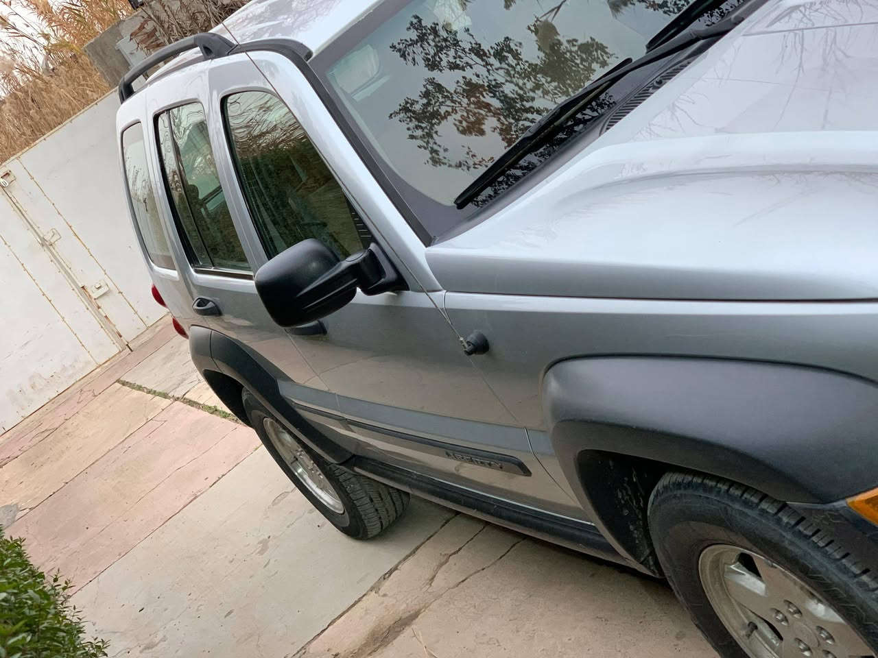 جيب ليبرتي موديل ٢٠٠٦  مابيها صبغ رقم شمالي بأسمي محرك كير بحاله جيده جدا السعر ٨٥ وبيها مجال لشراي ***********
