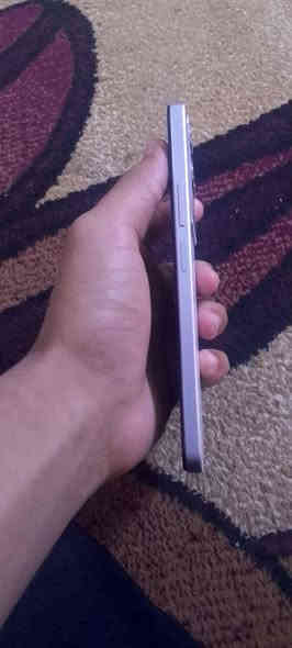 موبايل قبل ثلاث ايام اشتريته بالكرتون ذاكره 256 رام 24 انطيك اياه شرط السعر  170
***********
