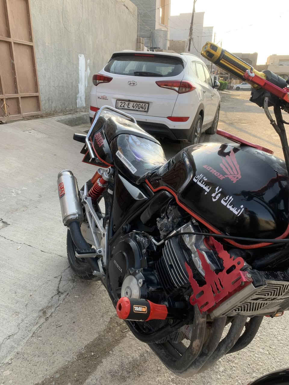 سلام عليكم من رخصه ادمن الحلوه لبيع نوع لدراجه CB400دراجه مكفوله من كلشي اوراق موجوده سعرها 13ومجال كلش قليل مكان لدراجه صلاح لدين تكريت الراقب بل شراء يتصل ***********
