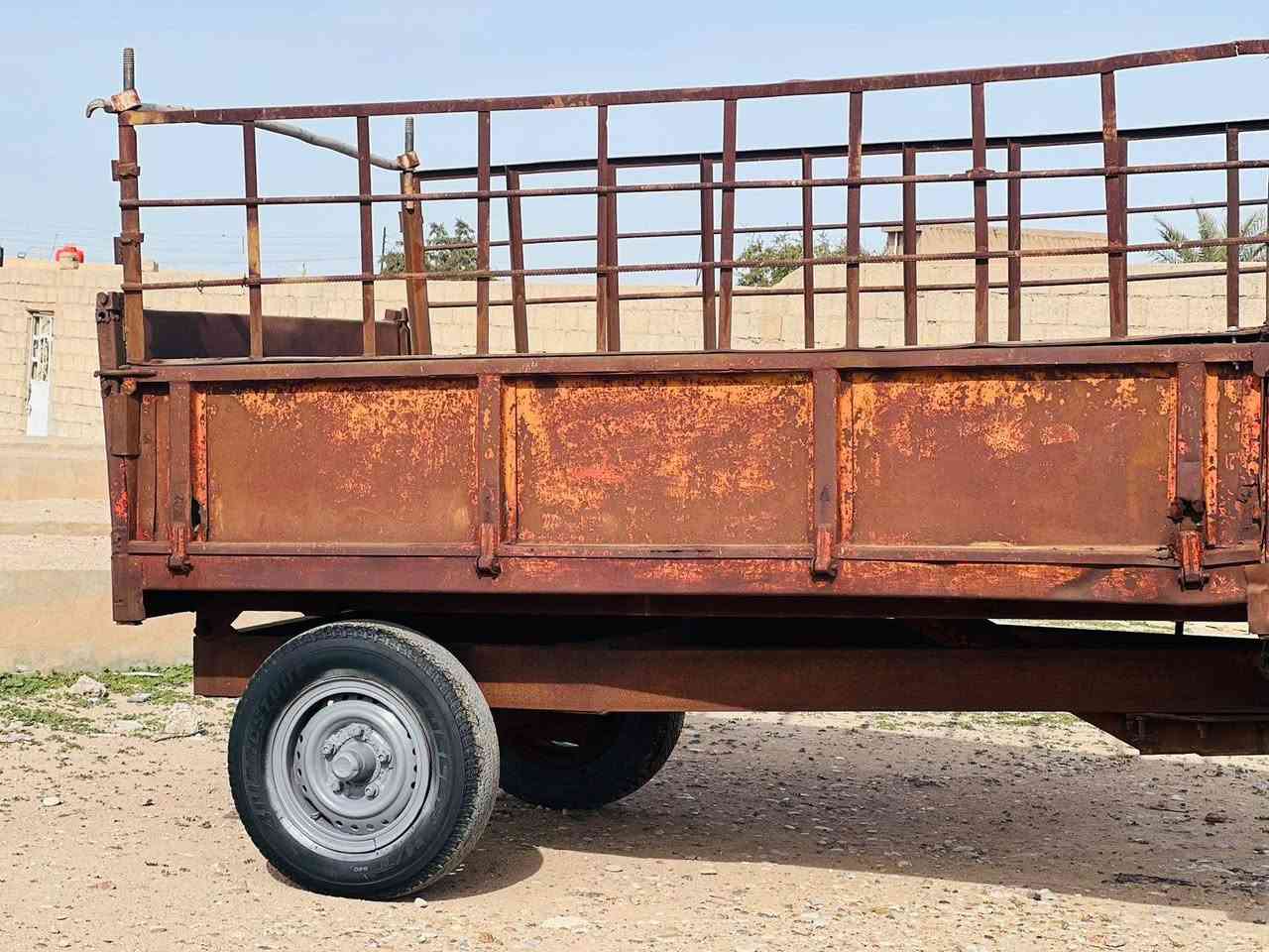 . السلام عليكم عنتر موديل 90 مكفوله كير محرك اكسن بدون مكفوله من كل النواحي السعر  5300الف مكان ديالى سد حمرين الرقم الهاتف ***********  ***********
