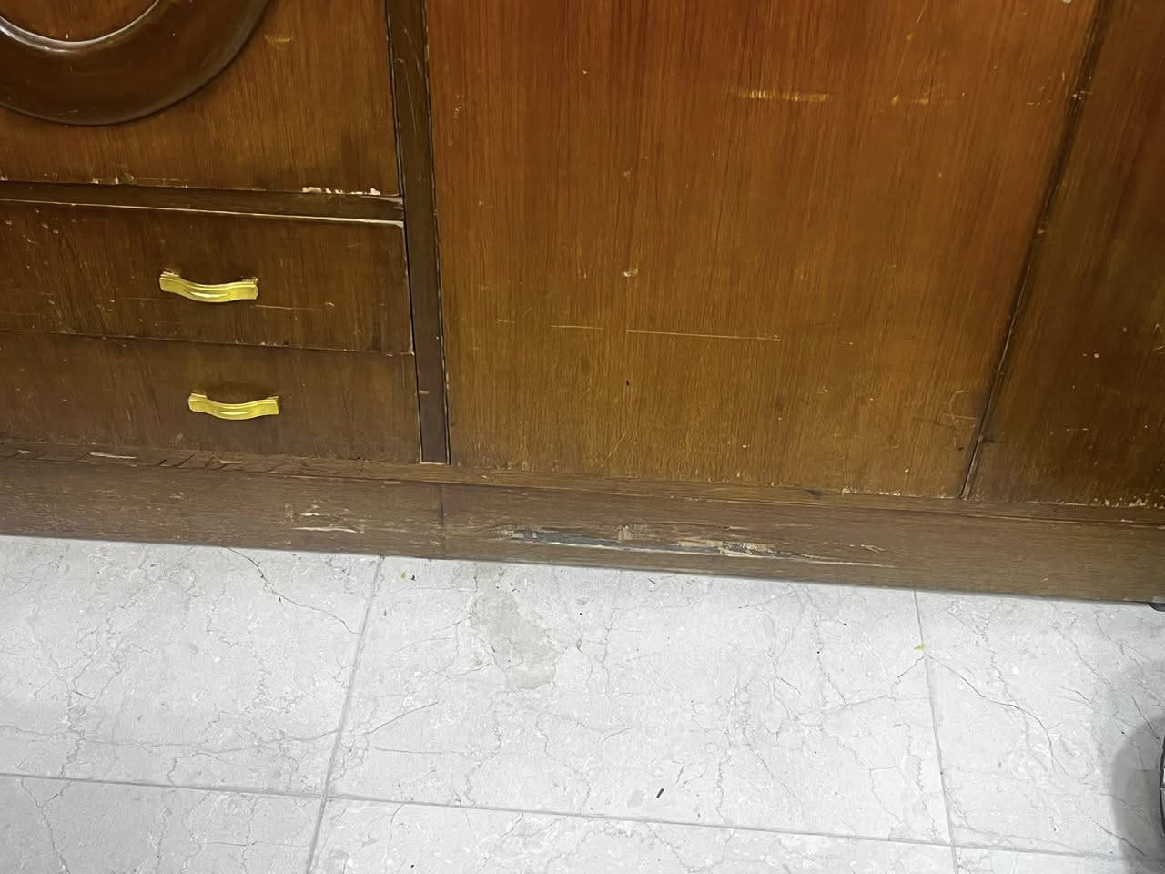سلام عليكم مكلفة بالنشر كنتور نظيف الضرر موضح بالصور مكان بغداد كاظمية
+964 771 139 5881
