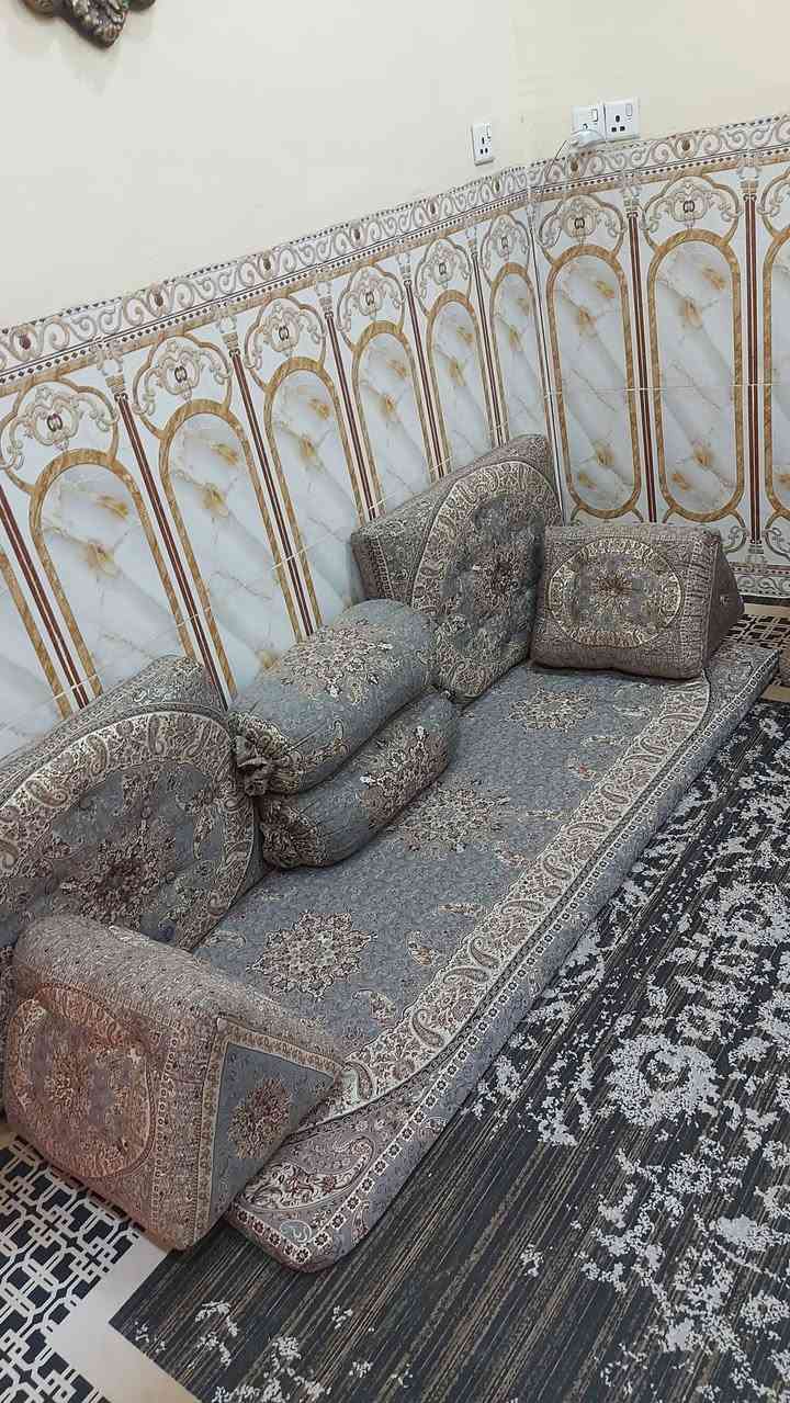 السلام عليكم ديوان ارضي 9مقاعد جديد ثكيل سفنج مضغوط السعر 275 بي مجال بسيط الاتصال *********** عنوان كفائات السيديه
