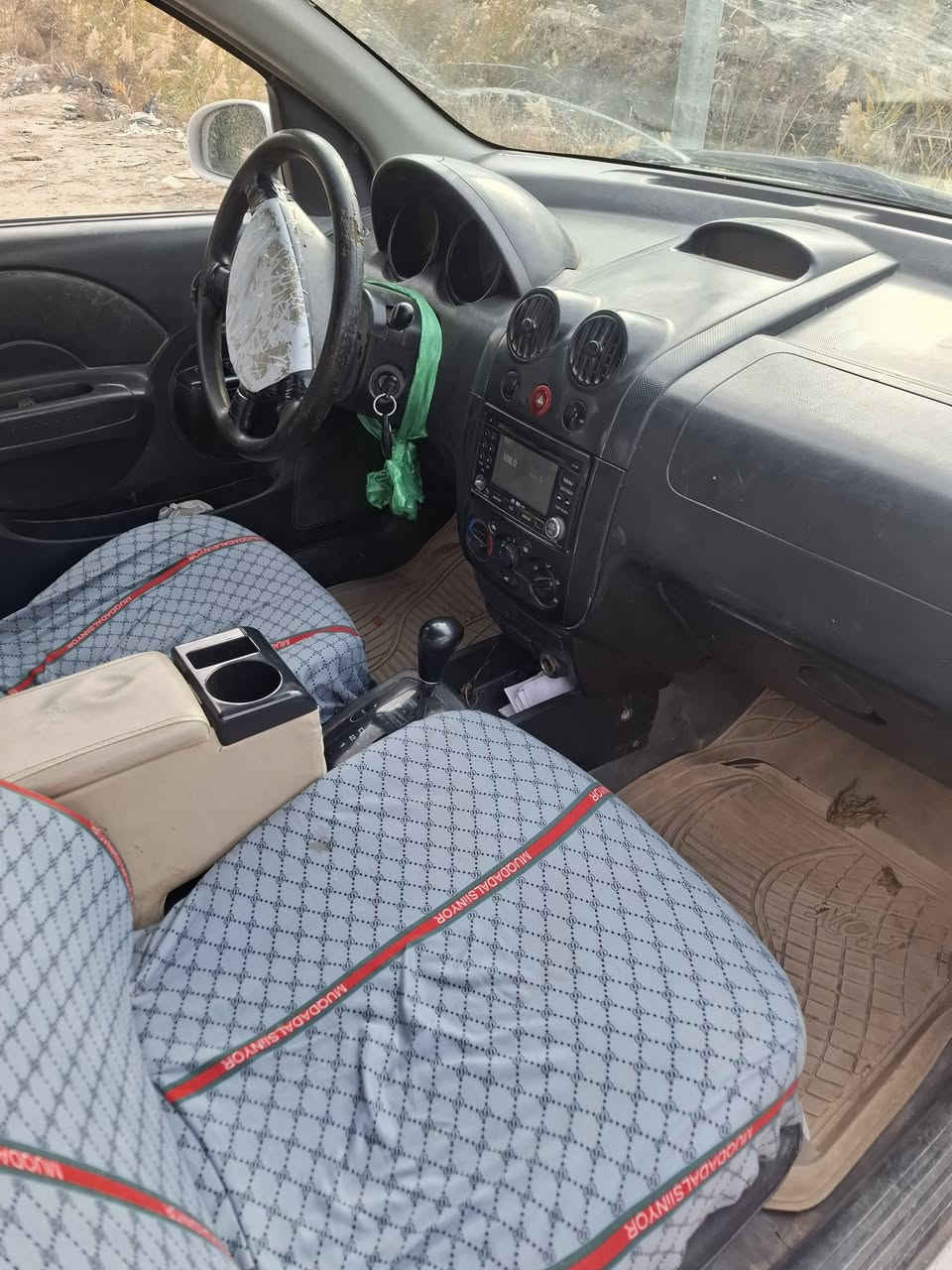 افيو 2006 اوتو صبغ حزام سياره جاهزه وحلوه بيهه بس التبريد مايشتغل السعر ٤٧وبيهه مجال مكان بابل كفل للسفسار الاتصال ***********
