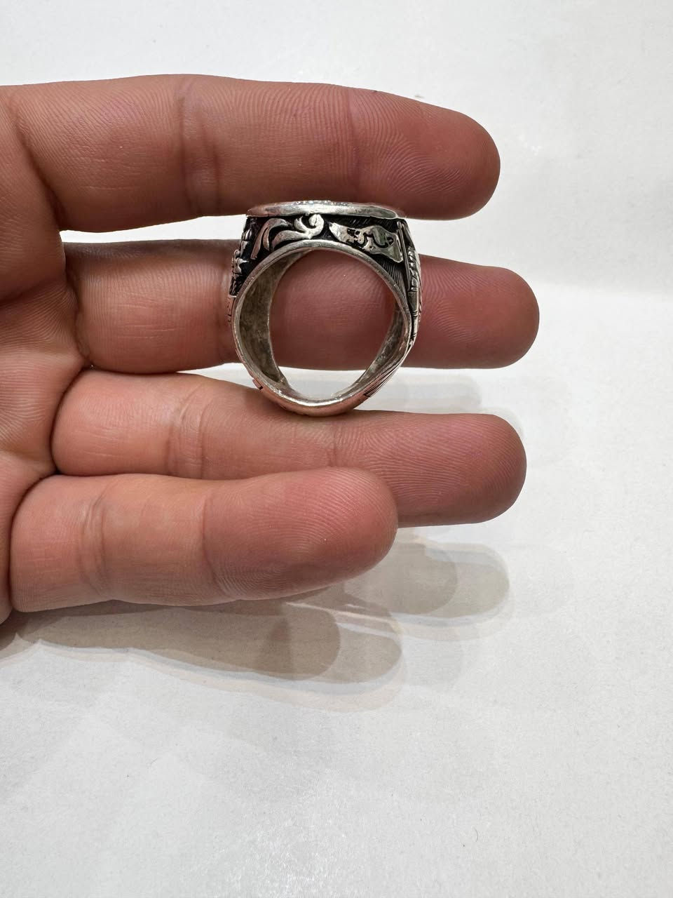 صياغة علي جنكي معروفه صياغته شكد غاليه مالنه علاقة بسوك الفضه سعر صياغته غاليه الهوات يعرفون مو الجدد ثقيل 21.8 غرام


**إذا كنت صاحب هذا الإعلان وتريد حذفه لأي سبب، رجاءا أرسل رسالة إلى الدعم الفني**