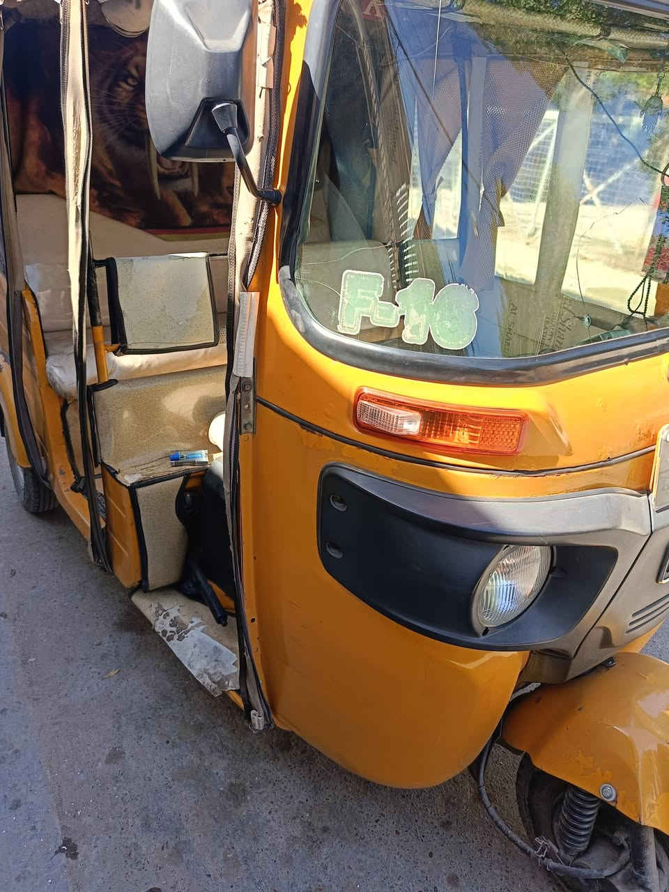 تكتك موديل 2019 رقم وسنويه تحويل مباشر 
السعر 6مليون وبيها مجال 
***********
