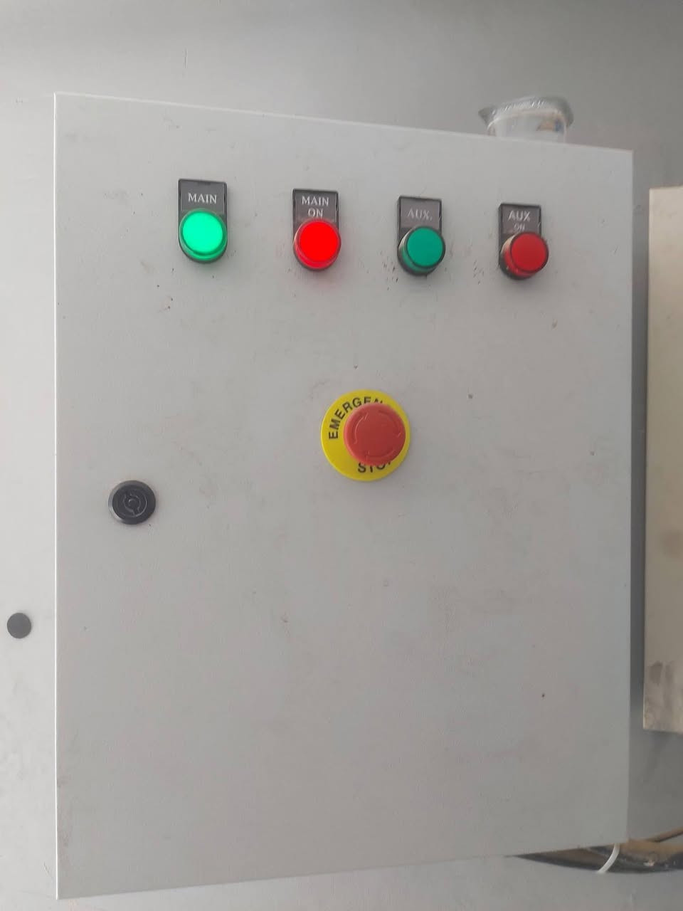 السلام عليكم تأسيس كهرباء تأسيس ماء ومجاري  ولدي كادر للمشاريع بأسعار مناسبه ***********السلام عليكم كهربائي متفرغ حاليا تأسيس كهرباء بوري وسيمنس وتصليح جميع الأعطال الكهربائيه ***********
