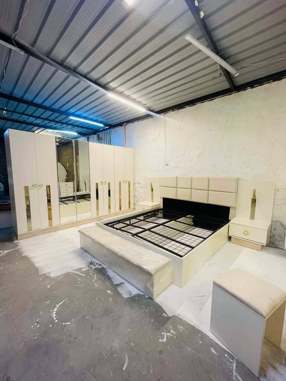 غرفة نوم مستعملة🇹🇷
موديله حديث 💥
 نضافة100٪💯
عدد القطع / 10 
الضهر بلوك
جربايه مخزن 🛌💥
شازلون / مخزن 📥
نضام / أبواب نظام هيدروليك
الضهر بلوك💢 
سعرها / مليون و50 قفل 🔒💸
شد ونقل داخل بغداد مجاني🚛
يوجود توصيل محافضات 🚛


**إذا كنت صاحب هذا الإعلان وتريد حذفه لأي سبب، رجاءا أرسل رسالة إلى الدعم الفني**