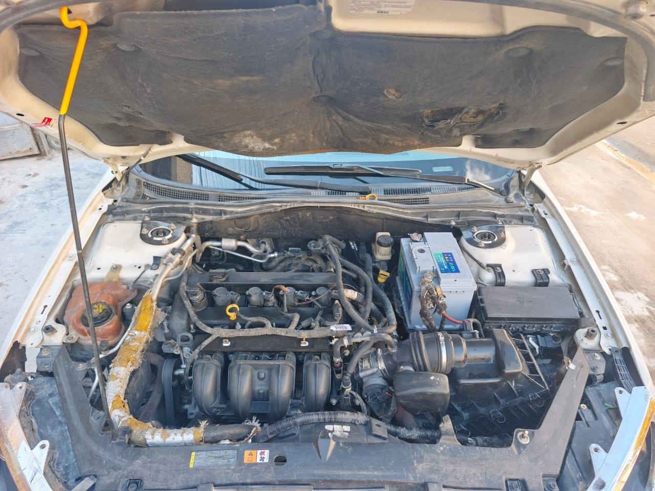 السلام عليكم.
سيارة فورد فيوجن للبيع السعر 60 وبيها مجال 
السيارة ما بيها ضربه ولا قطعه مبدله ولا صبغ . 
بيها طخه بالچاملغ الامامي والجنطه هم مثل ما موضح بالصور. 
گير/مكينه مكفولات. 
تبريد/تدفئه/ كهربائيات كله شغال. 
صدرها نص عمر.
يحتاجلها مازدات اماميه ومرايات. 
رقمي ***********
عنواني دورة زراعي ابو طياره
