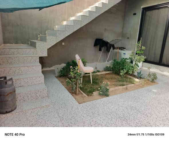 #دار للبيع:-- مساحة 200م🔐
#موقع:--بنجاعلي خلف جامع ايمان 
_________
#فرع عريض 
#بناء فول مواصفات
#٠نظام دكت مركزي
#فول سيراميك
________
محتويات 
# غرفتين نوم+مطبخ+هول +استقبال +صحيات 
_______________
سعر 72مليون بي مجال
__________________
للاستفسار اتصال عالرقم
 ***********
***********
