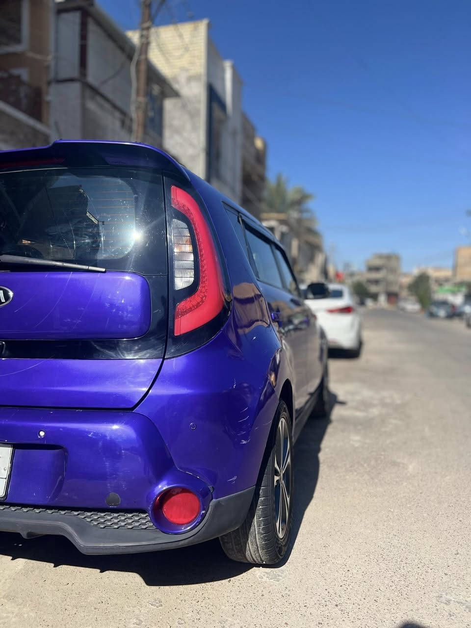 السلام عليكم 
كيا صول مديل 2015 وارد امريكي 
محرك 200
سستم سماعات 
فول تحكم ستيرن
شاشه بلاديه
مصبوغه عام للجماليه مكفوله من الكلبه والكصه سياره جاهزه بودن نقص
السعر 88 بي مجال
***********
مكان السياره بغداد
