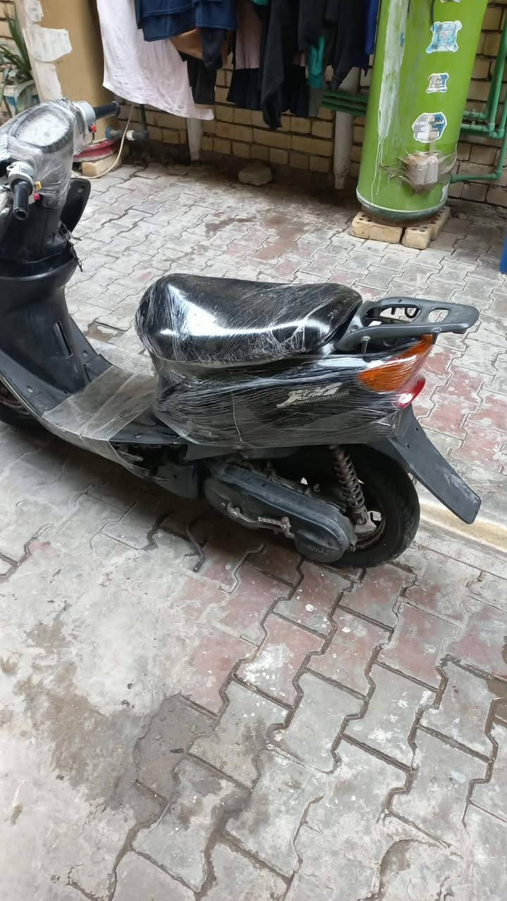 السلام عليكم 
دراجه عصفوريه شغاله هندر واحد شلعه ومعدل مكاني بغداد رحمانية الجعيفر قرب مقهى البيروتي سعر٢٠٠ الف رقم الهاتف ***********
