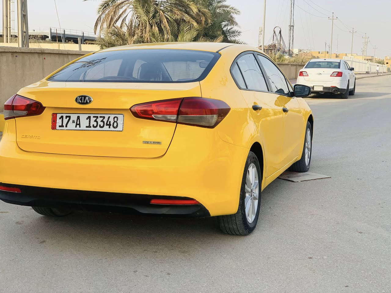 السلام عليكم
للبيع كيا سيراتو موديل 2017 رقم مثنى الدولي حره تحويل مباشر 
صار بيها بالعراق تبديل بنيد فقط مكفولة كفالة عدى البنيد تبديل فقط 
مكينة وگير وحدادية وتبريد كله جديد كهربائيات كلها شغالة مكينة 1600 دوش ما مفتوحة شرط السيارة كلش جديدة بالكارتون صبغة جديدة 
مواصفات تحكمات بالأستيرن اشارة بالمراية شاشة اعطال 
للأستفسار / ***********
مكان الناصرية ( مركز ) 
السعر / 120 وبيها مجال
