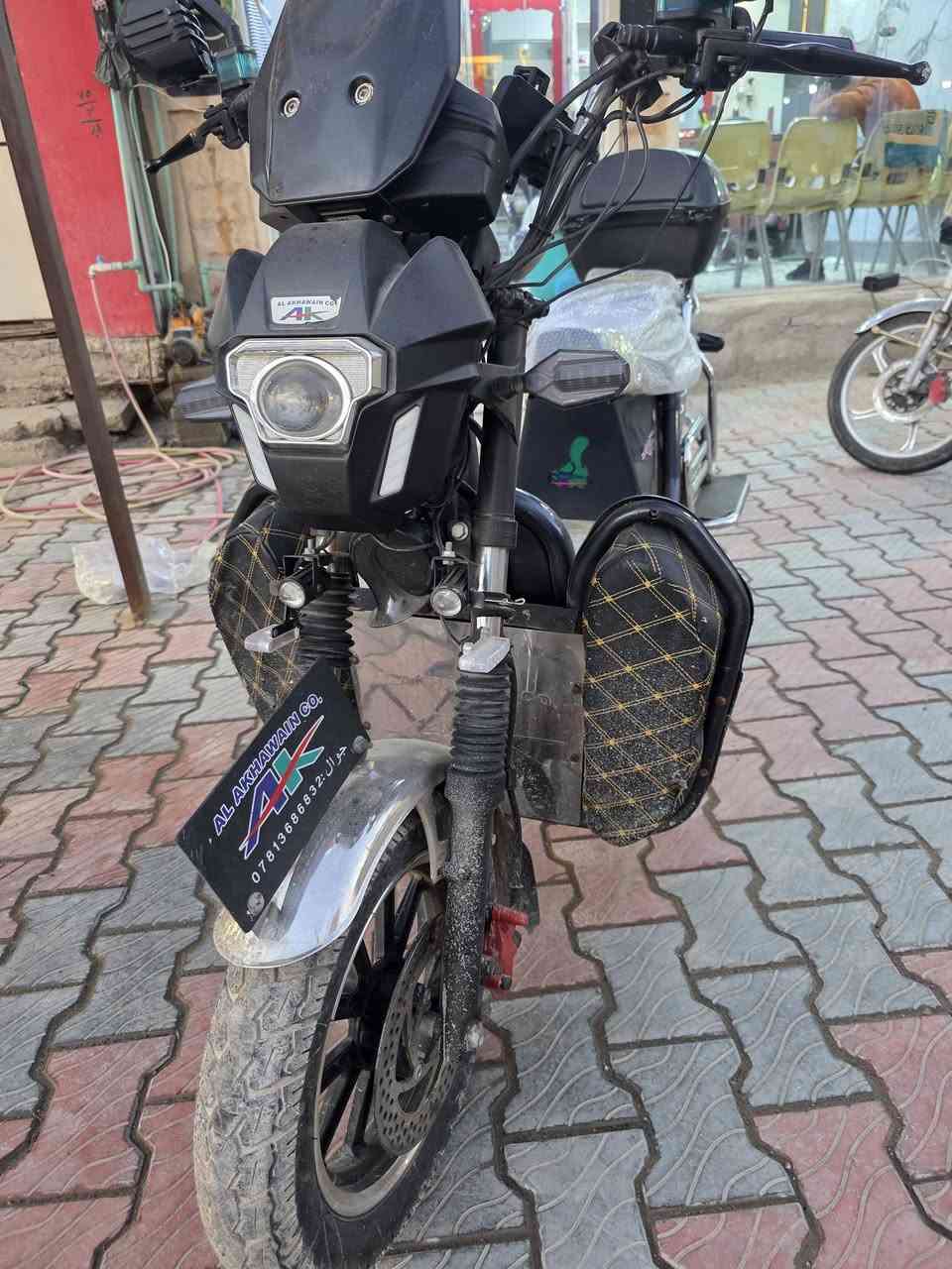 السلام عليكم دراجه شحن نوع جبلي موديل ٢٤ ما نقصه شي ٦ بطاريات ع الفحص كامل من كلشي سماعات ام بي ثري  بصمه ريمونت سويج السعر ٥٥٠ وبي مجال بسيط حك الجيه رقم تليفون *********** 
***********
