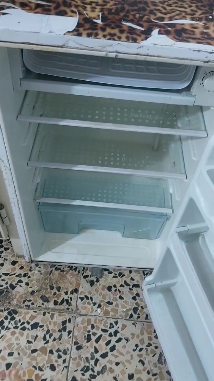 للبيع مبرده +مكينه +ثلاجه صغيره +مجمدة صغيره


**إذا كنت صاحب هذا الإعلان وتريد حذفه لأي سبب، رجاءا أرسل رسالة إلى الدعم الفني**