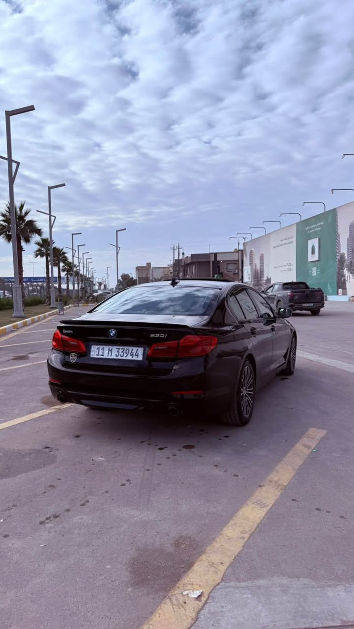 Bmw 530i 2020
واردخليجي وكالة العروش ماشية 100 الف كيلن
السياره فول مواصفات ١/١ محرك 4 سلندر  
سلايد
فول رادارات تحكمات سترين  
كشن حظن كهرباء حزام امان خزن كهرباء 
الكشان جلد كهرباء خزن ميموري كشن السايق والسكن 
اناره محيطيه داخليه متغيره 
كامرة خلفية + حساسات 
اوتوباارك اوتوهولد 
هاند بريك بصمه
مري شفط قلابه
داخل مشمشي
السياره جديده اي مسج اي نقص مابيها
سعر ٢٩٠ وبيه مجال 
***********
