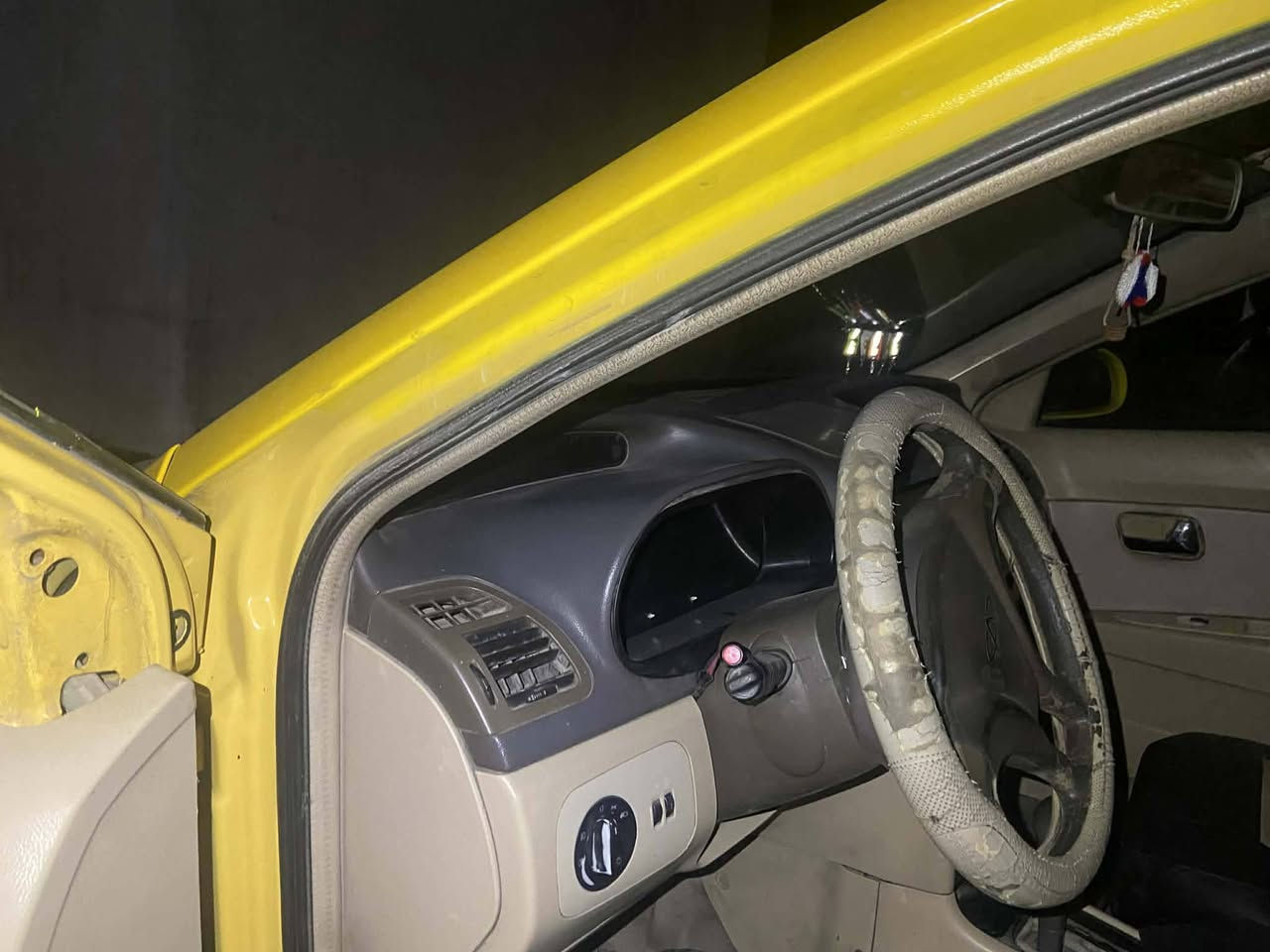 سلام عليكم للبيع سيارة شیری فلاوین 2011 گیرو مکینه کورلا مشروع وطنی شرط التحويل رقم جديد السعر 42 بيها مجال اتصل على هذا الرقم ***********
