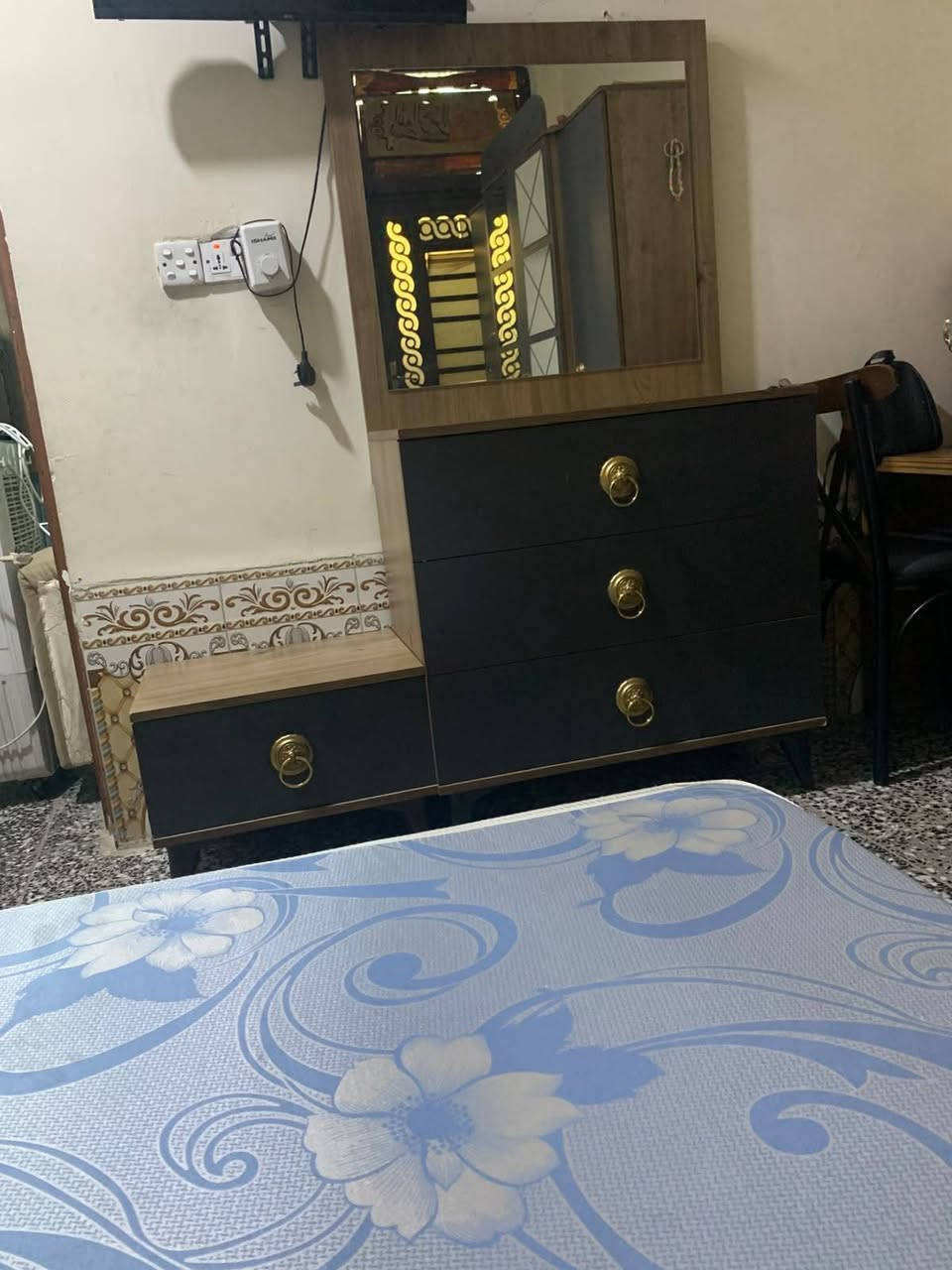 مساء الخير
غرفه للبيع نظيفه 
السعر 250
مكان بغداد


**إذا كنت صاحب هذا الإعلان وتريد حذفه لأي سبب، رجاءا أرسل رسالة إلى الدعم الفني**