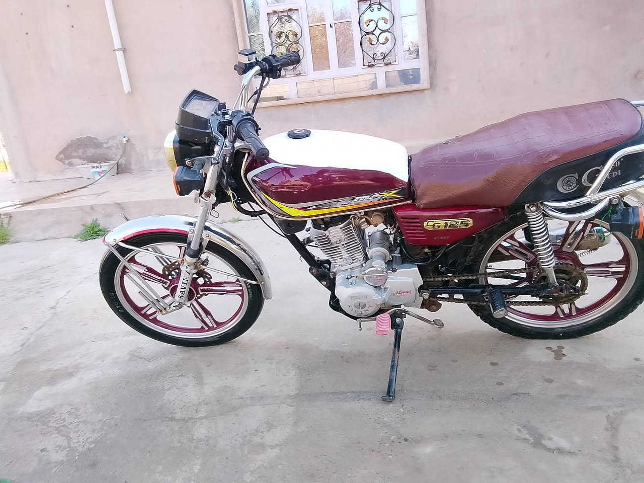 سلام عليكم دراجه البيع سيفان موديل 21ناشاط فول كهربيات شغله مكان بيجي سعر 350بي مجال  شراي او مروس ***********
