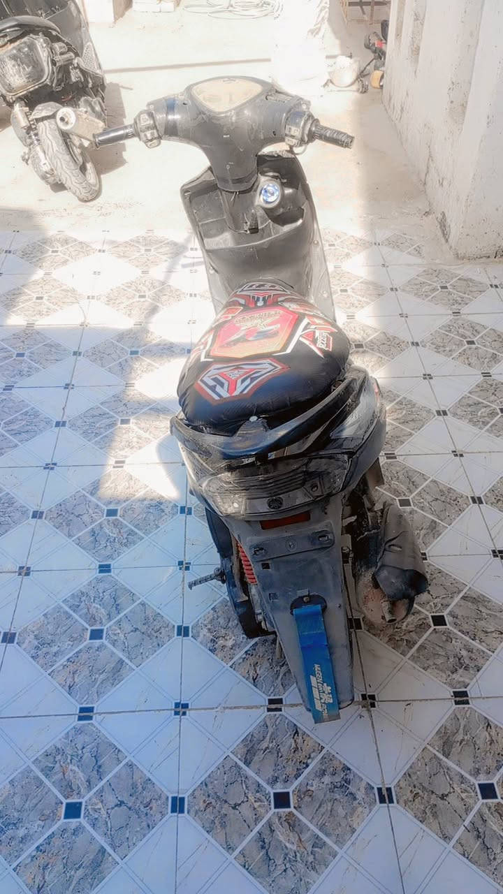 سلام عليكم ماكس عدله البيع دراجه خير من الله دراجه ناعمه بس بيه صوت بل كلج الخلفي بس مكينه خرسه ودرجه حلوه سعره 350وبيه مجال المكان سكندريه رقم التصال***********
